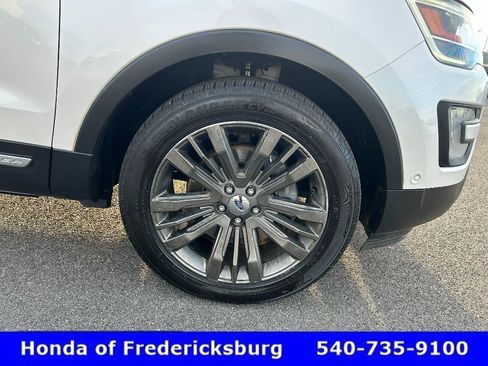 Used 2017 Ford Explorer Platinum image 36