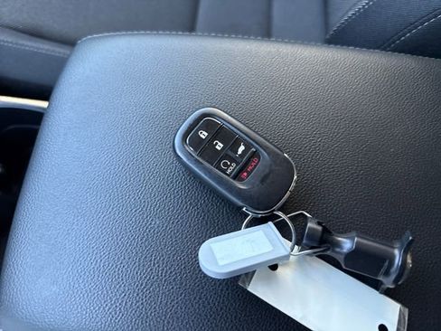 Used 2024 Honda CR-V EX image 29