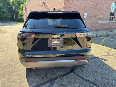 New 2026 Chevrolet Equinox LT w/ Convenience Package II FWD image 6