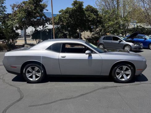Used 2016 Dodge Challenger SXT RWD image 4