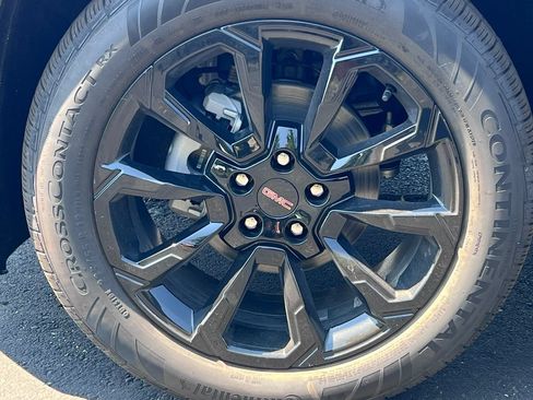 New 2027 GMC Terrain Elevation w/ Elevation Premium Package AWD/4WD image 6