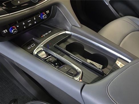 Used 2024 Buick Enclave Essence w/ Experience Buick Package image 28