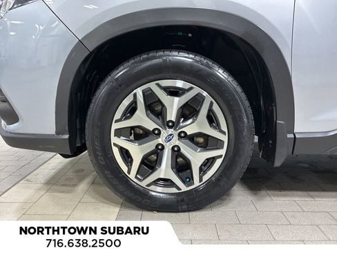 Used 2024 Subaru Forester Premium image 13