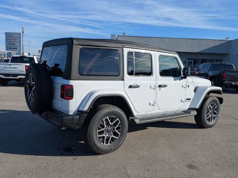 New 2026 Jeep Wrangler Unlimited Sahara AWD/4WD image 3