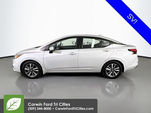 Used 2022 Nissan Versa SV FWD image 6