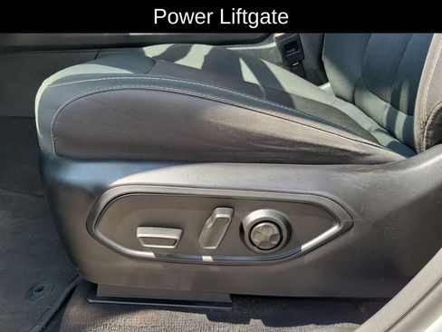 Used 2022 Jeep Grand Cherokee Laredo w/ Luxury Tech Group I AWD/4WD image 9