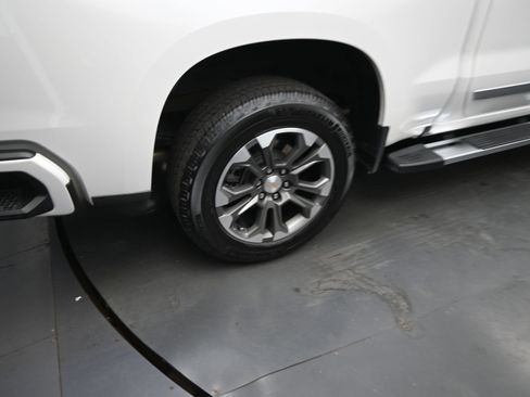 Used 2024 Chevrolet Silverado 1500 High Country w/ Z71 Off-Road Package AWD/4WD image 11