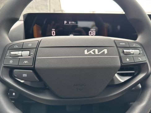 New 2026 Kia K4 FWD image 22