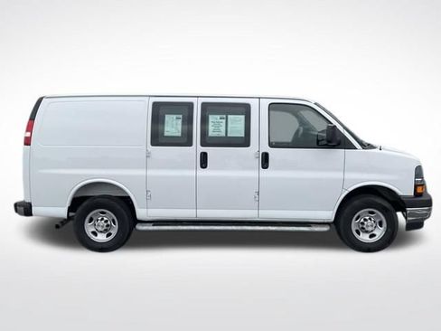 Used 2025 Chevrolet Express 2500 w/ Driver Convenience Package RWD image 15