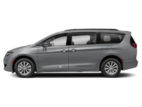 Used 2018 Chrysler Pacifica Limited image 46