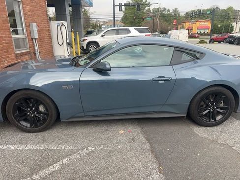 Used 2025 Ford Mustang GT image 1