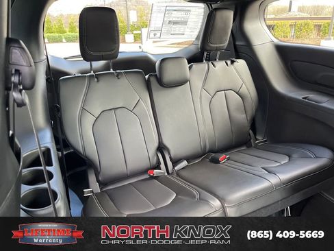New 2026 Chrysler Pacifica Select image 22