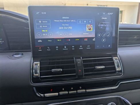 Certified 2024 Lincoln Navigator Black Label AWD/4WD image 21