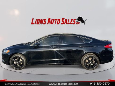 Used 2016 Ford Fusion SE FWD image 8