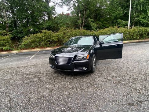 Used 2014 Chrysler 300 S AWD/4WD image 59