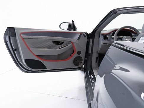 Used 2025 Bentley Continental GT Speed image 18