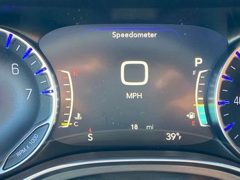 New 2026 Chrysler Pacifica Pinnacle image 21