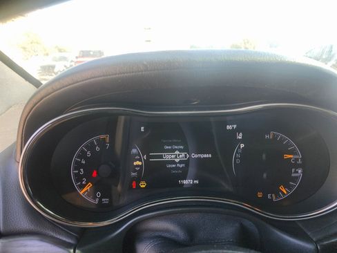 Used 2024 Jeep Grand Cherokee Limited image 12