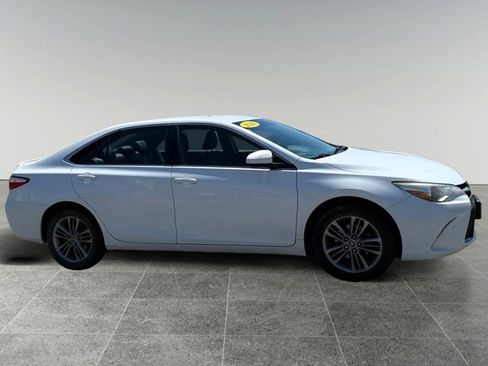 Used 2016 Toyota Camry SE FWD image 7