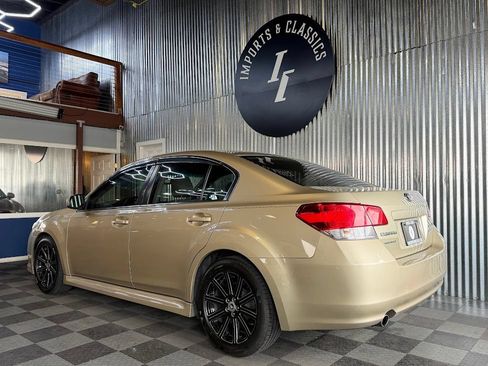 Used 2010 Subaru Legacy 2.5i Limited AWD/4WD image 3