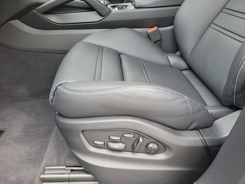 Certified 2025 Porsche Cayenne Turbo GT AWD/4WD image 23