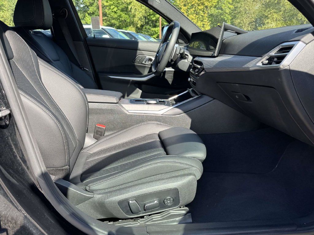Used 2026 BMW 330i xDrive Sedan AWD/4WD image 14
