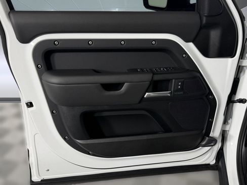 New 2026 Land Rover Defender 110 X-Dynamic SE AWD/4WD image 24