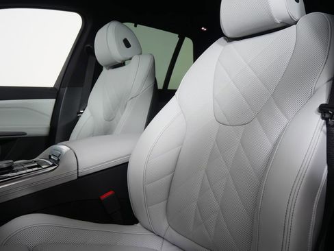 Used 2026 BMW X5 xDrive50e w/ M Sport Package image 11