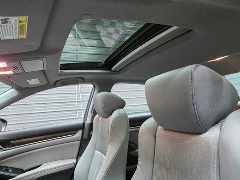 Used 2020 Honda Accord EX image 15