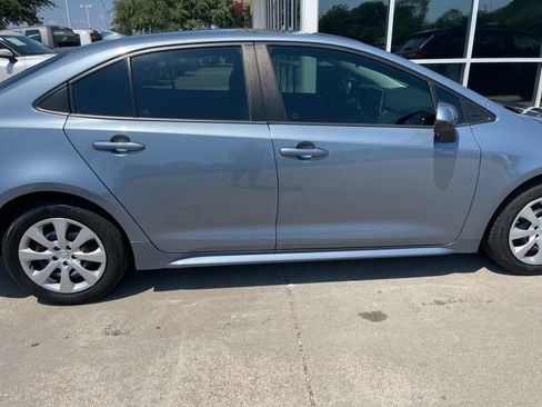 Used 2021 Toyota Corolla LE FWD image 5