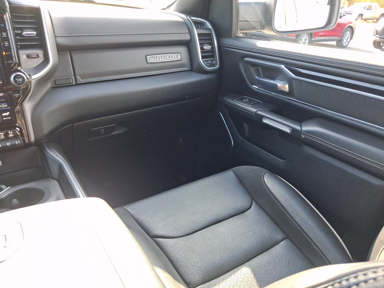 Used 2021 RAM 1500 Laramie w/ Sport Appearance Package AWD/4WD image 21