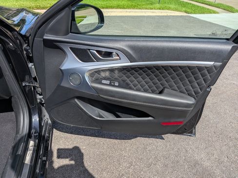 Used 2021 Genesis G70 3.3T RWD image 30