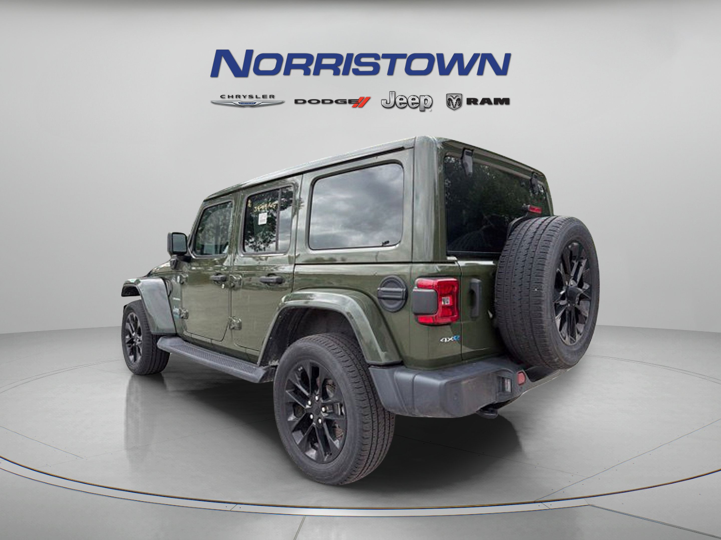 Used 2021 Jeep Wrangler Unlimited Sahara w/ Cold Weather Group AWD/4WD image 4