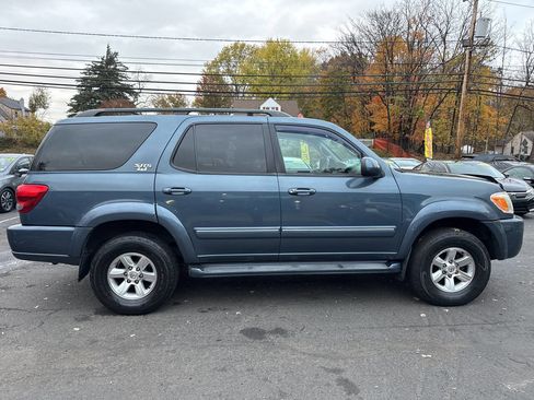 Used 2006 Toyota Sequoia SR5 image 4