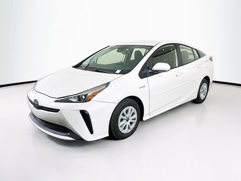 Used 2019 Toyota Prius L Eco w/ Carpet Mat Package FWD image 3