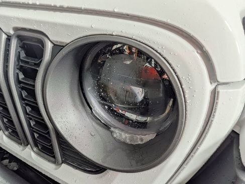 New 2026 Jeep Gladiator Mojave AWD/4WD image 12