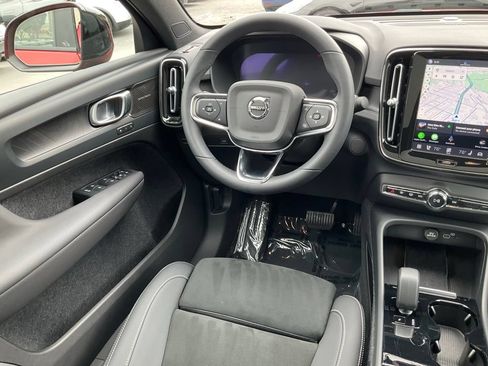 Used 2023 Volvo C40 P8 Recharge Ultimate AWD/4WD image 38