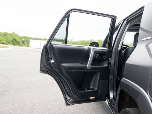 Used 2011 Toyota 4Runner Limited AWD/4WD image 43