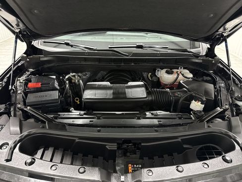 Used 2025 Chevrolet Suburban LS RWD image 31