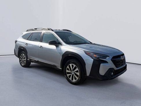 Used 2024 Subaru Outback Premium AWD/4WD image 1