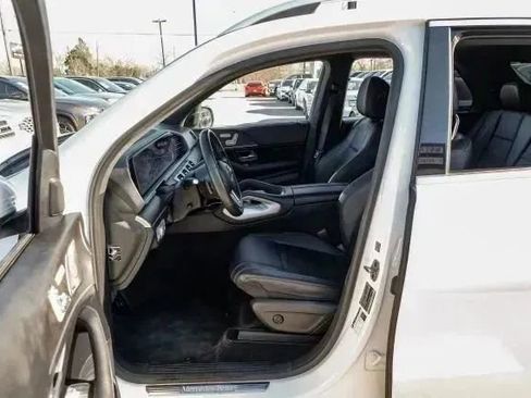 Used 2022 Mercedes-Benz GLE 350 4MATIC w/ Premium Package image 4