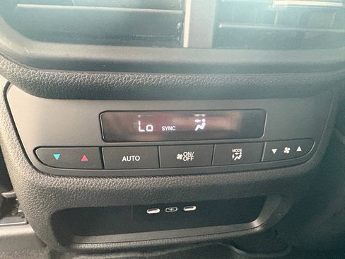 Certified 2025 Honda Pilot Touring image 29