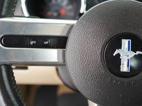 Used 2006 Ford Mustang Convertible RWD image 9
