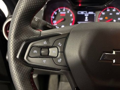 Used 2025 Chevrolet Trax RS w/ Driver Confidence Package FWD image 27