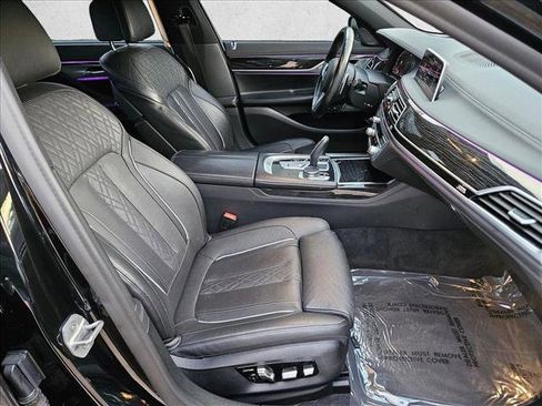 Used 2021 BMW 740i w/ M Sport Package image 22