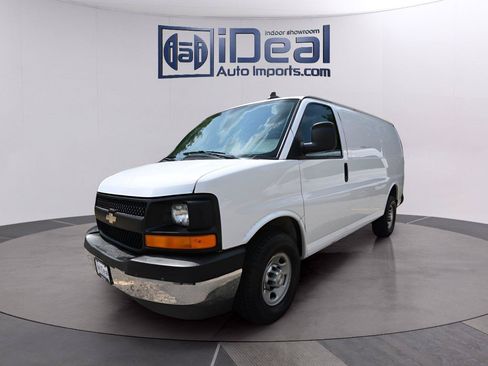 Used 2017 Chevrolet Express 3500 RWD image 1