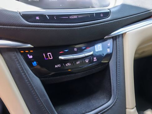 Used 2017 Cadillac XT5 Premium Luxury FWD image 19