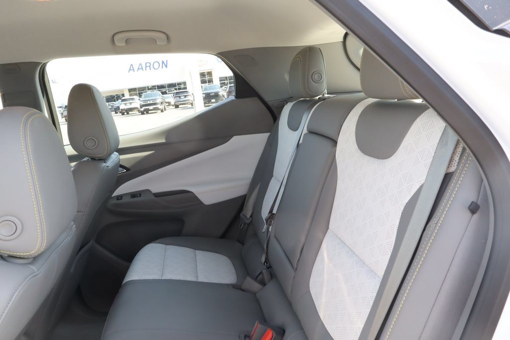 Used 2023 Chevrolet Bolt EUV Premier w/ Super Cruise Package FWD image 34