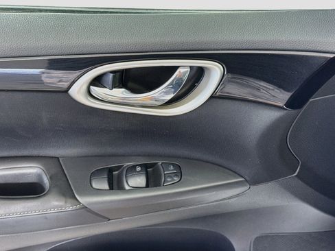 Used 2019 Nissan Sentra SV FWD image 24