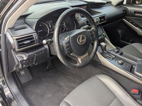 Used 2019 Lexus IS 300 image 10